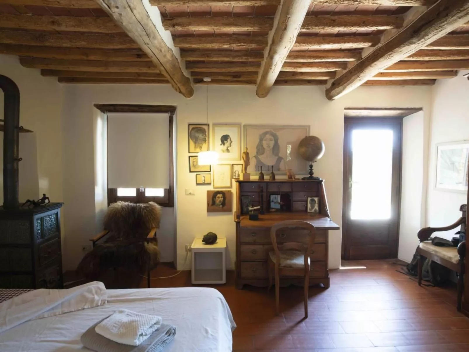 Artist's hill-Drinnen