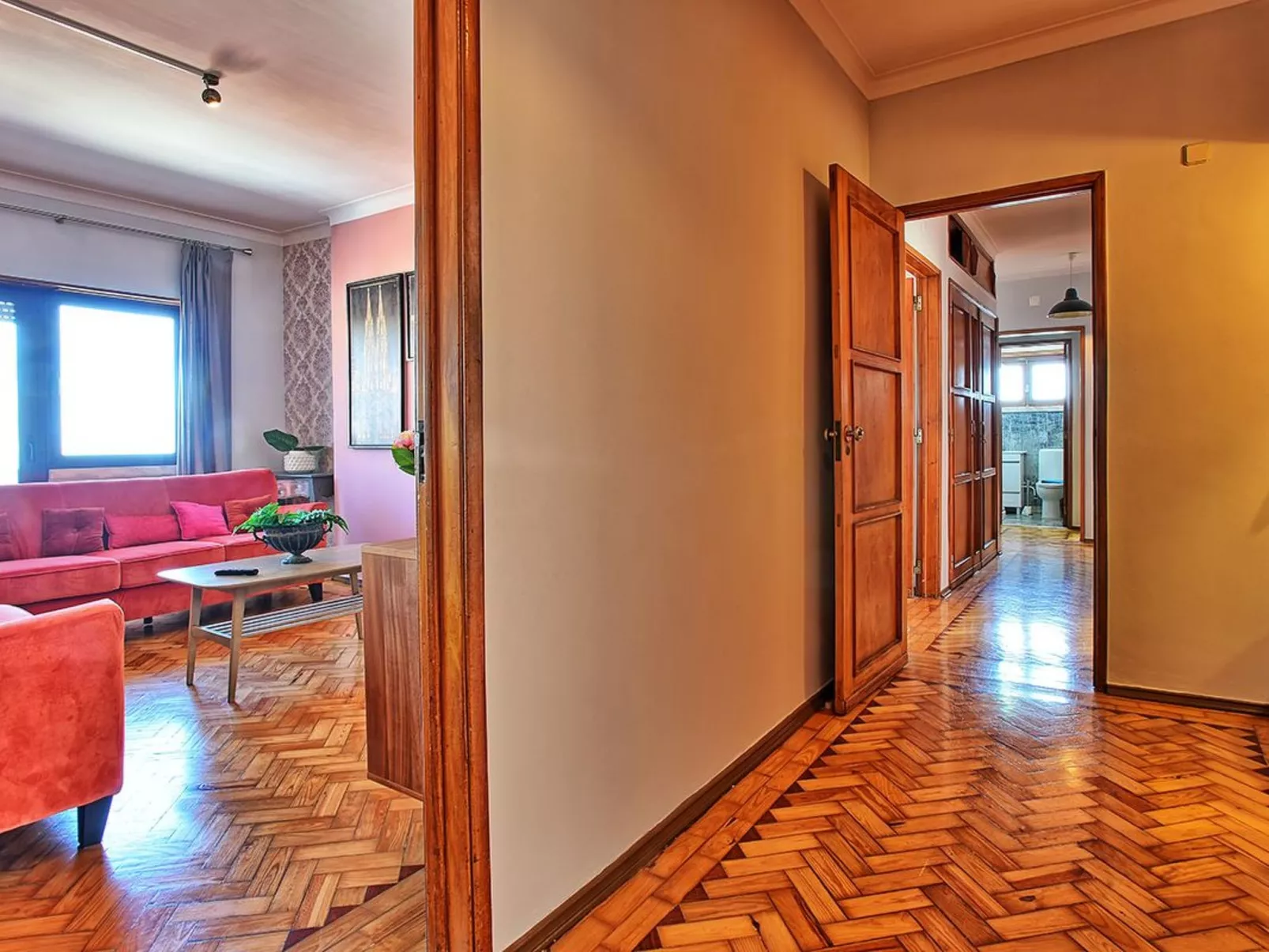 "Apolonia" mit Waschmaschine-Drinnen