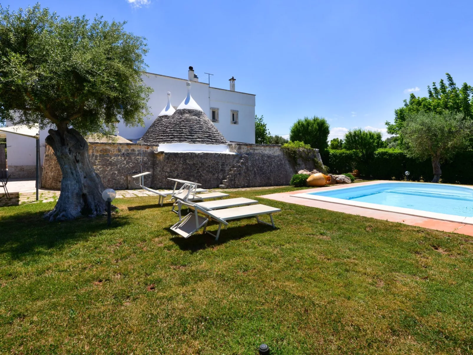 Trullo auf dem Lande in Ostuni mit privatem Pool-Outside
