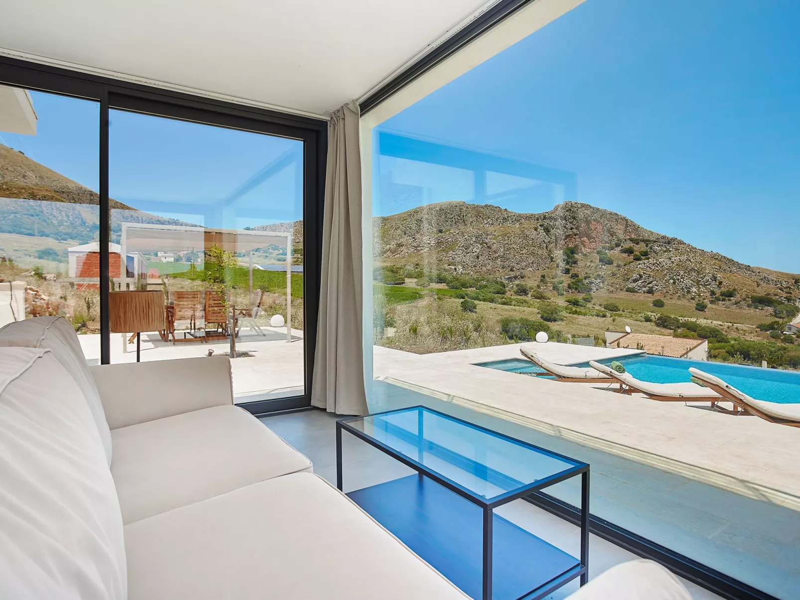 'Villa Muntaja' mit privatem Pool-Inside