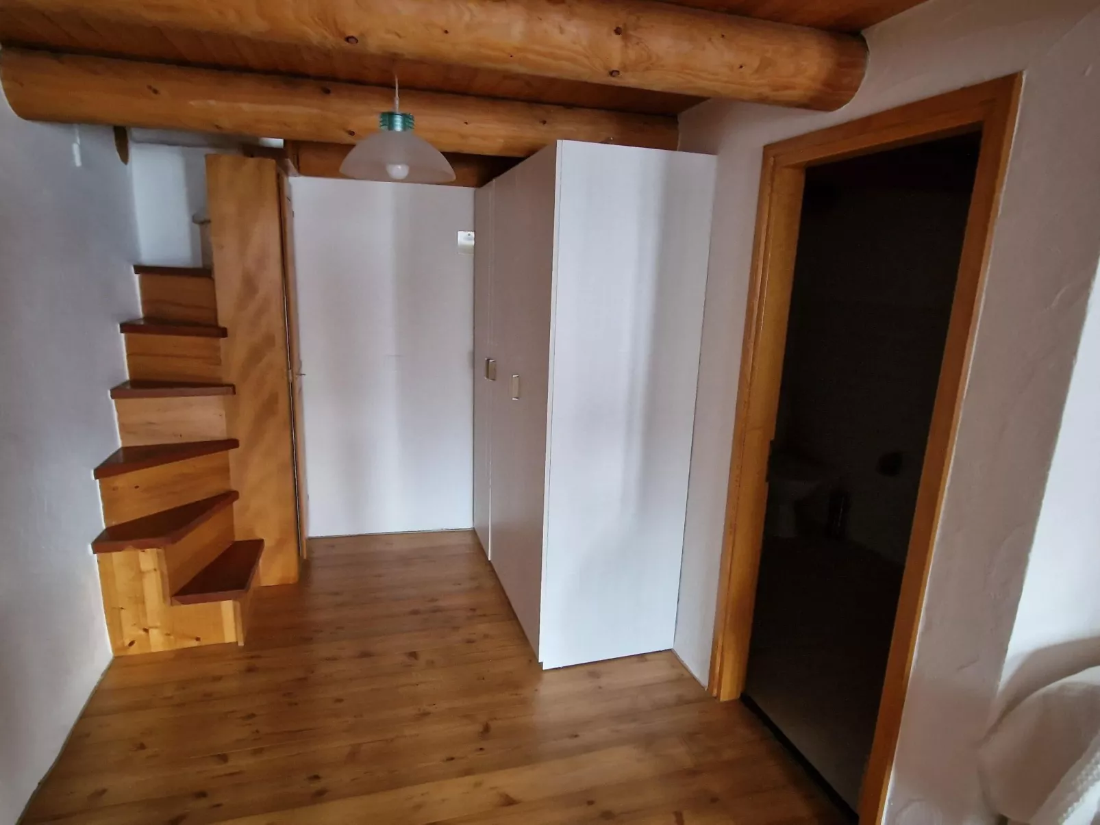 Chalet in den sonnigen Schweizer Südalpen-Drinnen