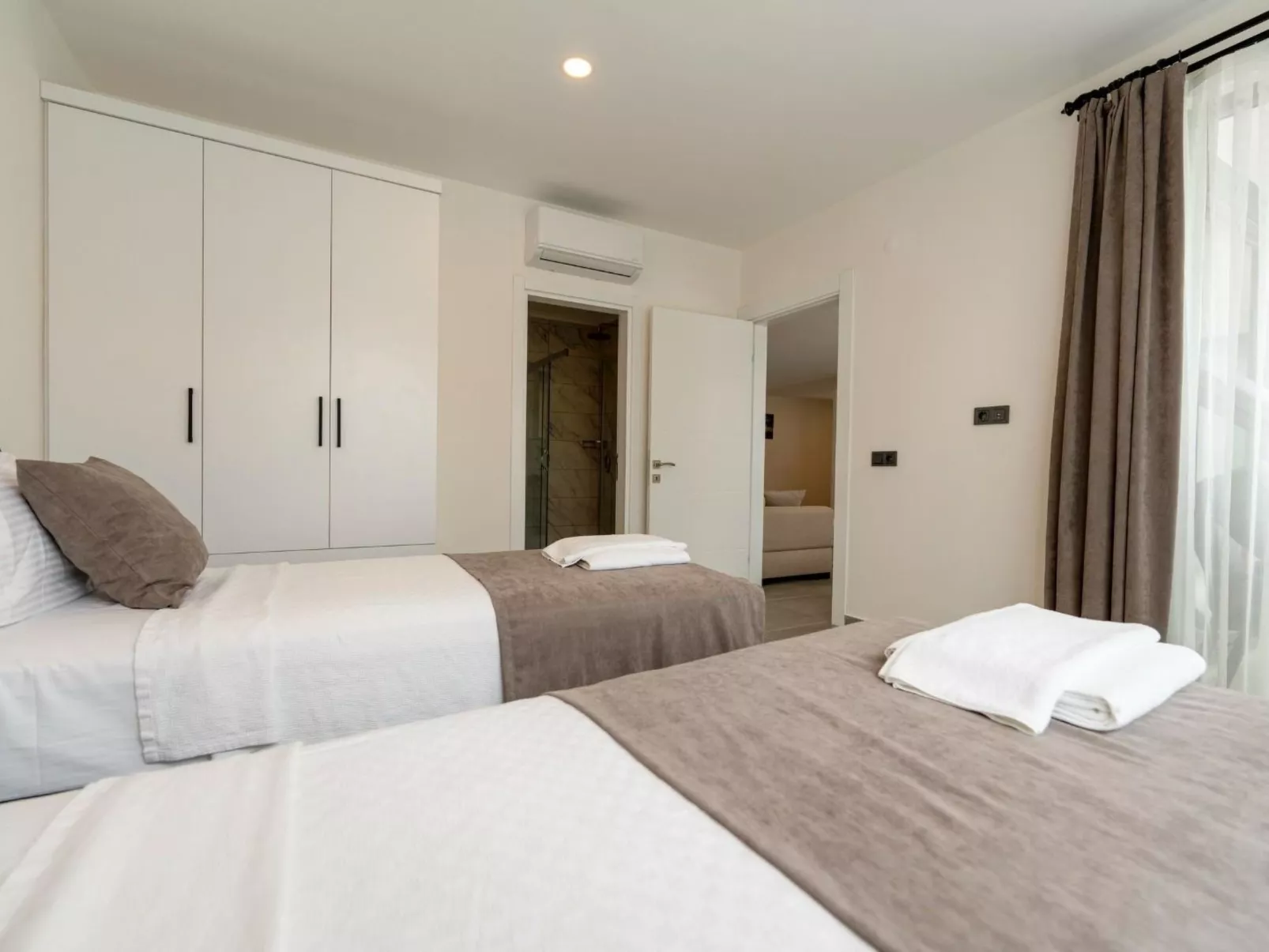 Yasemin-Image-tags.info