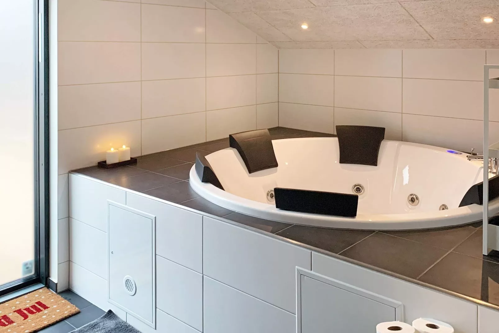 5 Sterne Ferienhaus in Idestrup-Wellnessbereich