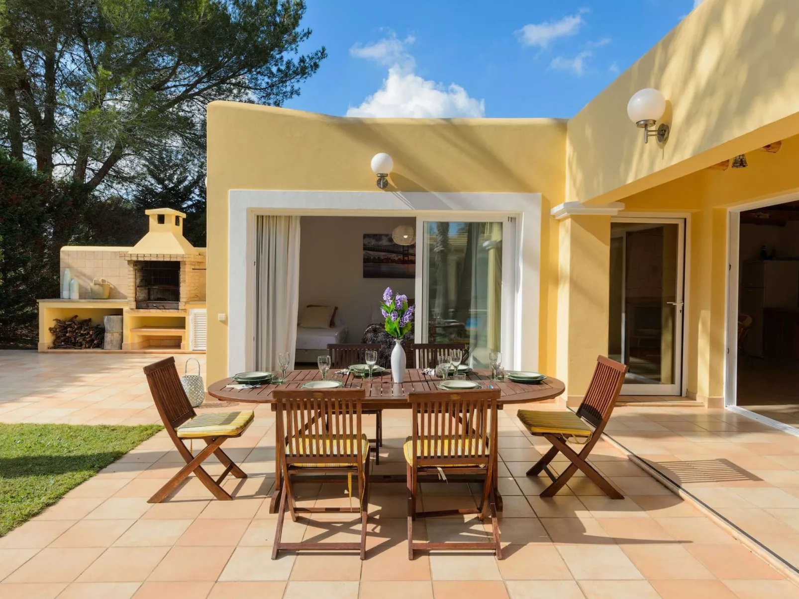 Schöne Villa Belvedere mit 4 Schlafzimmern, 3 Bädern, beheiztem Pool, zwei Whir-Image-tags.info