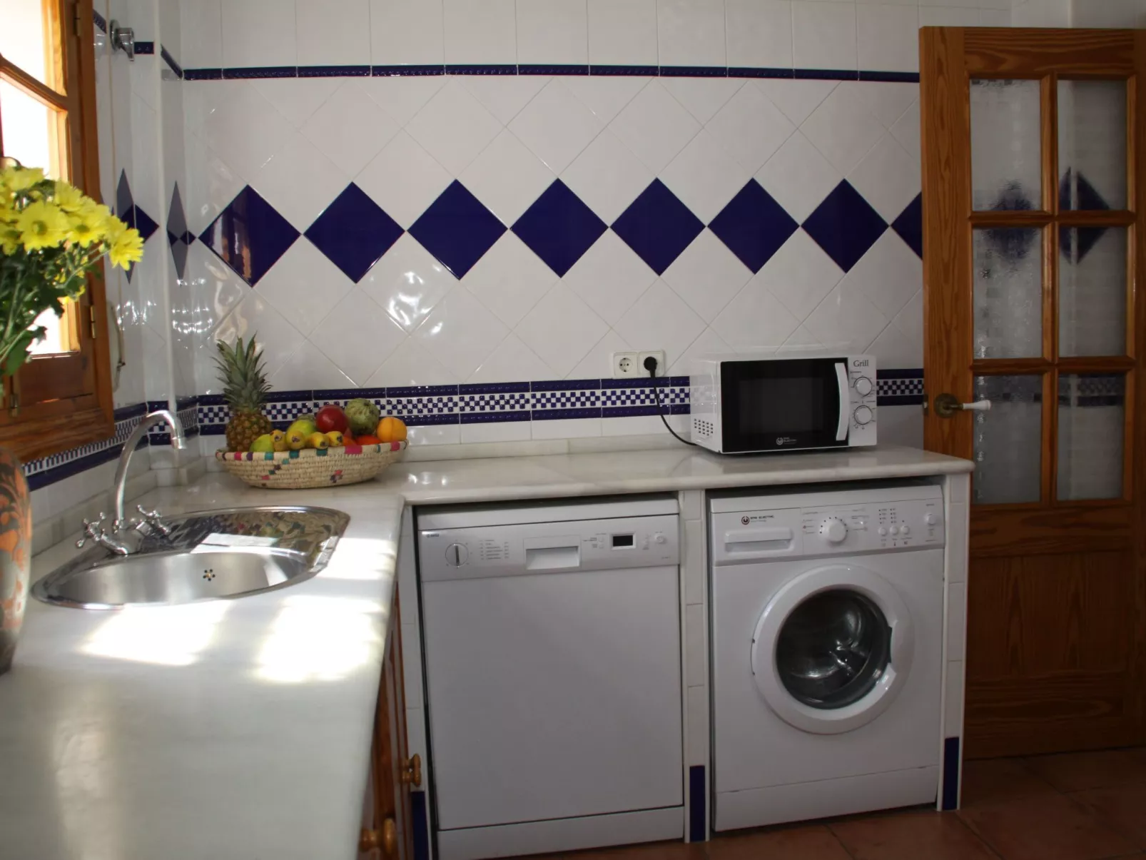 Touristenwohnung "Apartment" mit Terrasse-Drinnen