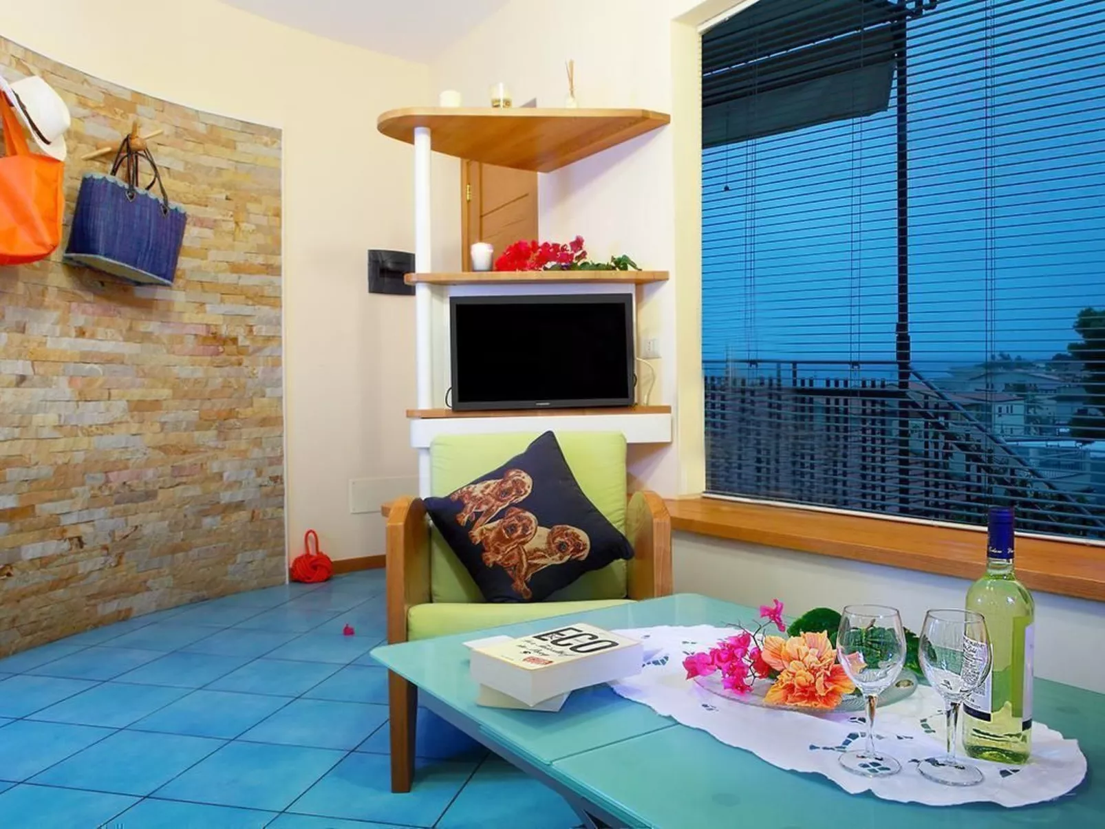 Luna rossa charmantes Haus-Image-tags.info