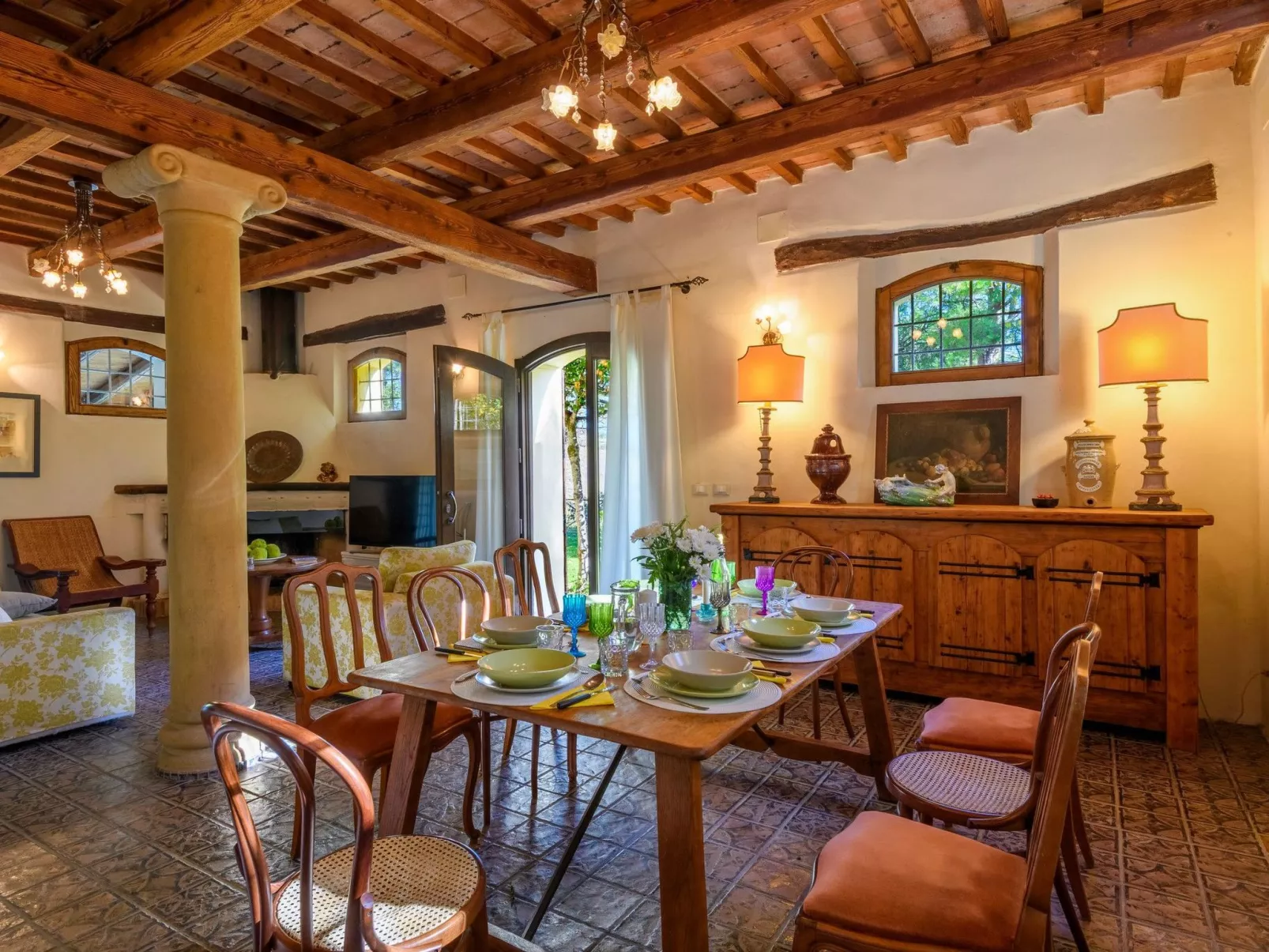 Licht unter den Buchen, Marche Urlaub, privater Pool-Dedans