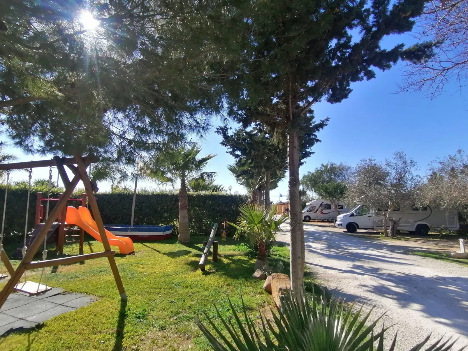 In Marsala mit Terrasse, gemeinschaftlichem Pool und Grill-Draußen