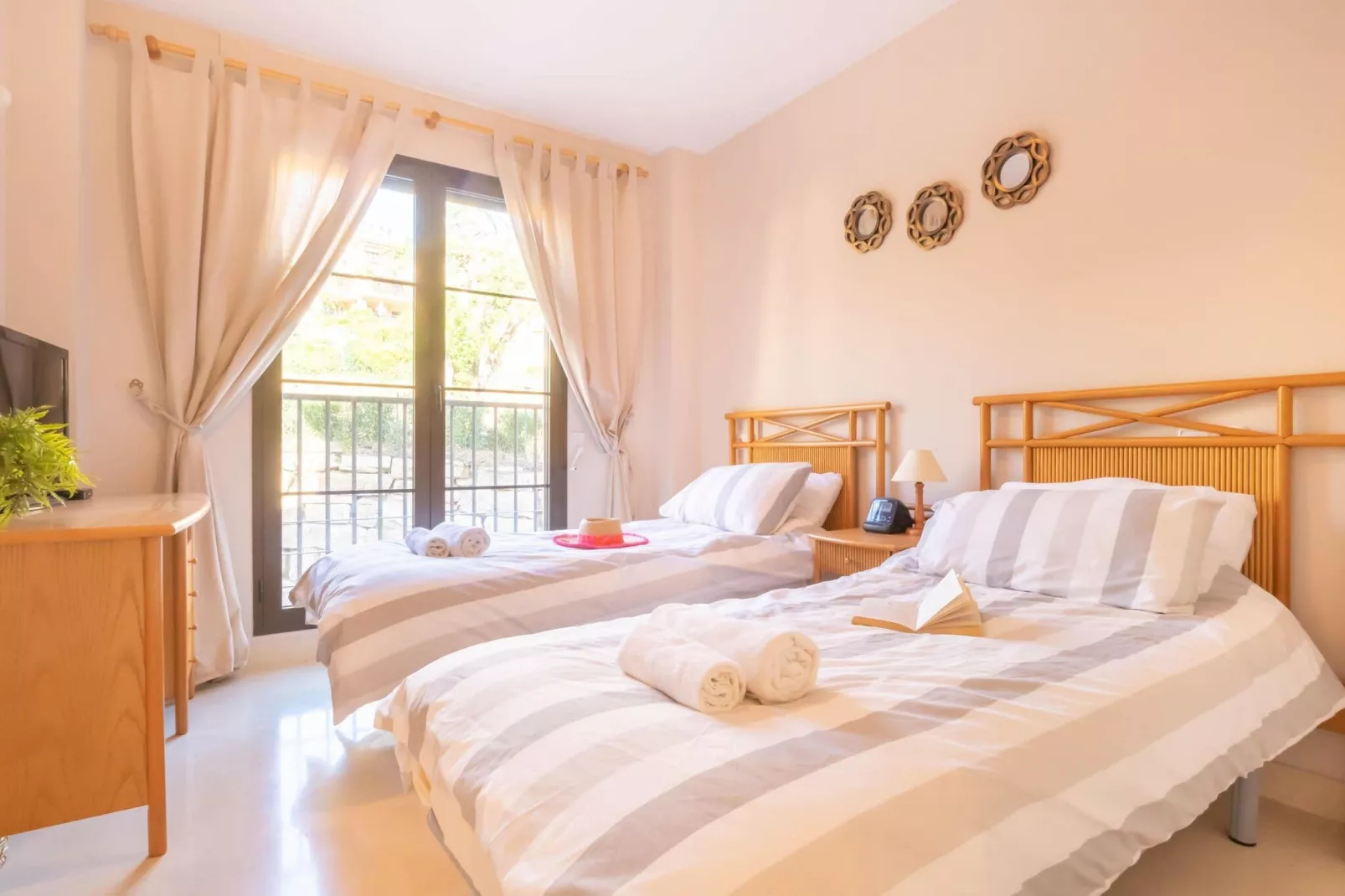 CT 244 - Faro' s Finca de Los Arqueros - Golf & Dolce Vita-Schlafzimmer