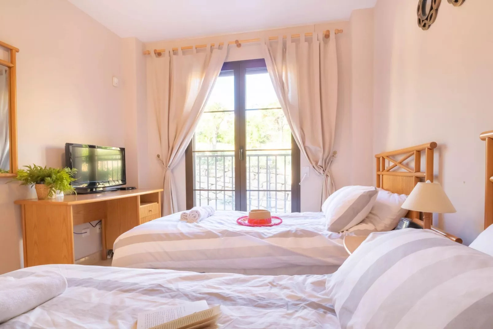 CT 244 - Faro' s Finca de Los Arqueros - Golf & Dolce Vita-Schlafzimmer