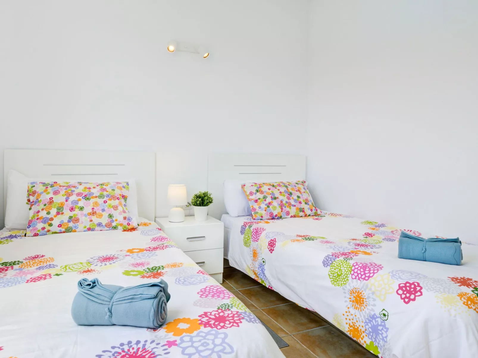 Private Terrasse, Schwimmbad, Parkplatz, Wi-Fi, TvSat-Inside