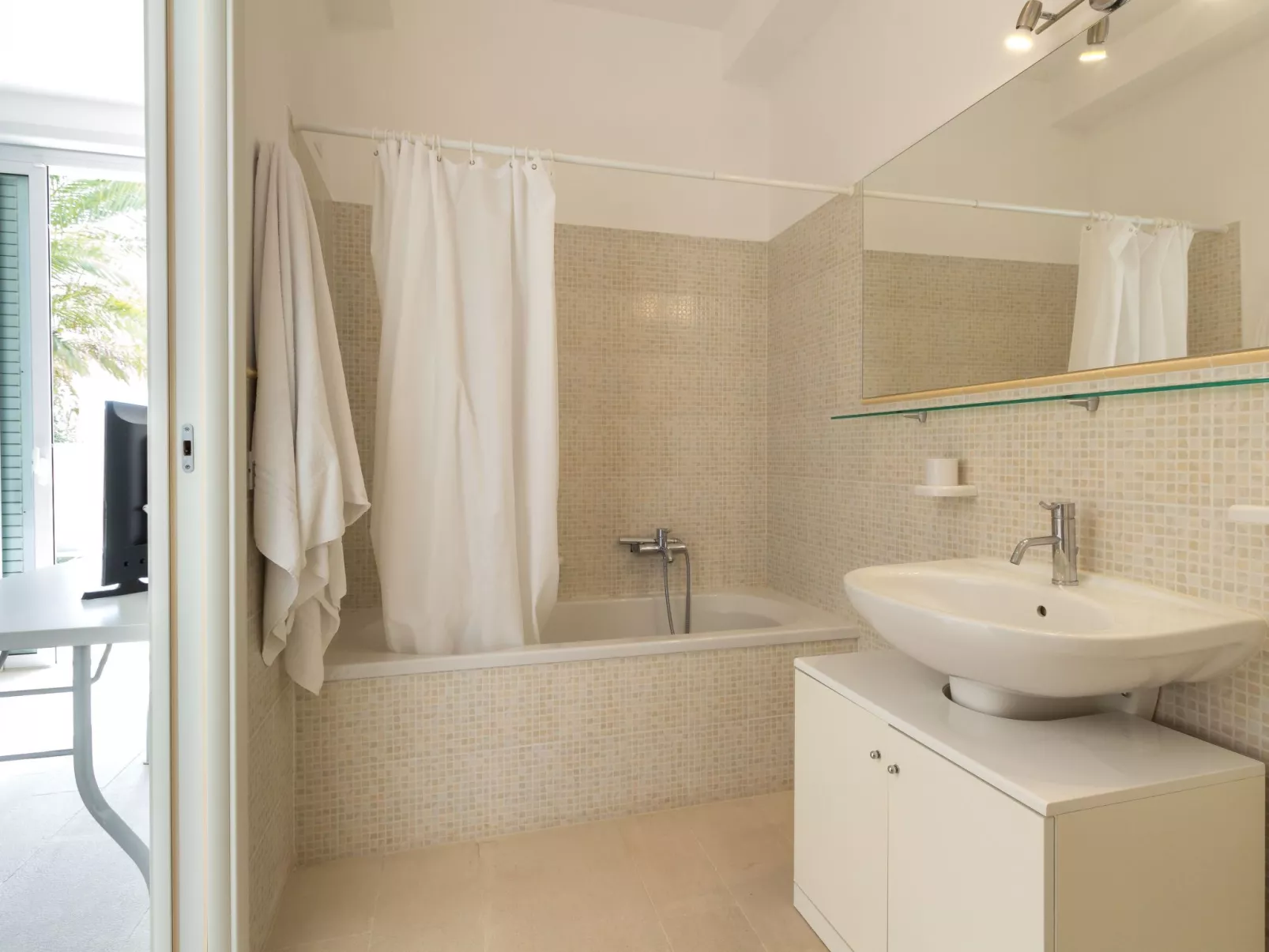 In Ragusa mit Möblierter Terrasse-Inside