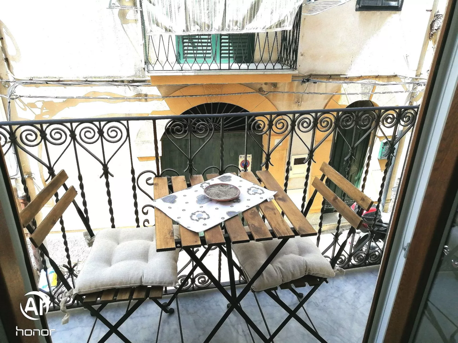 'Constance' mit Balkon-Drinnen