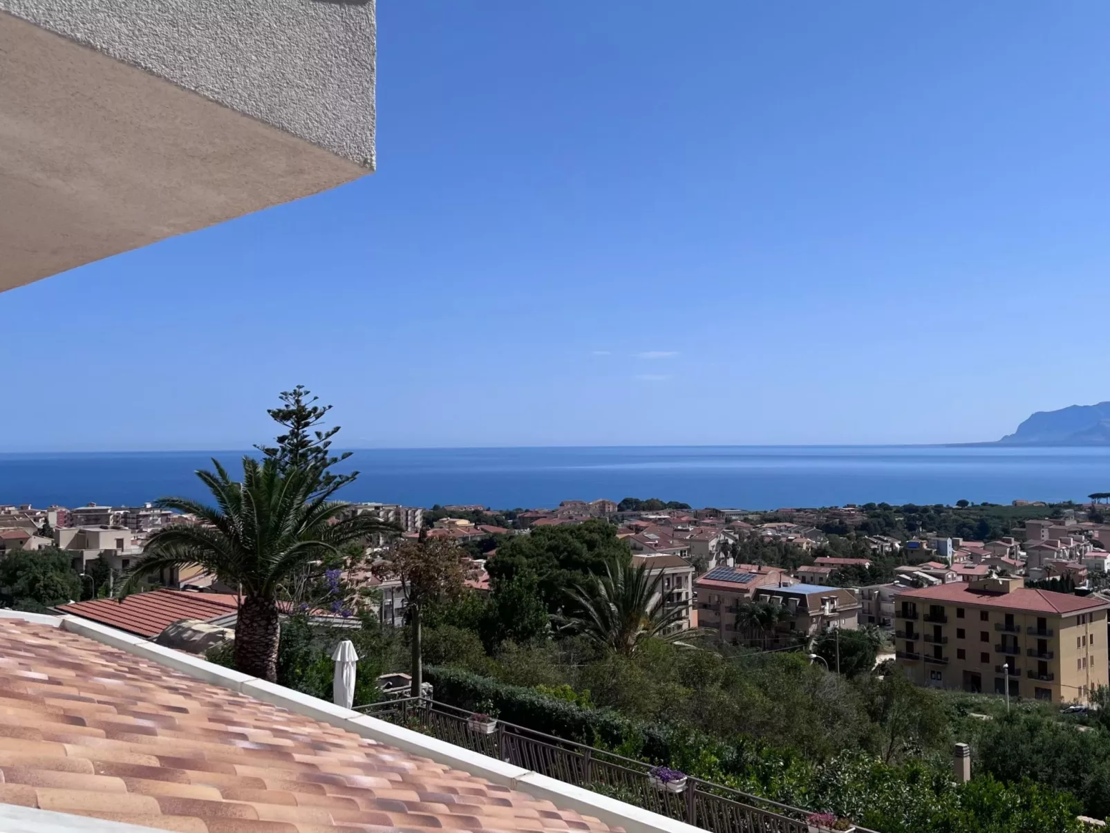 "Bouganvillae" mit Pool-Dehors