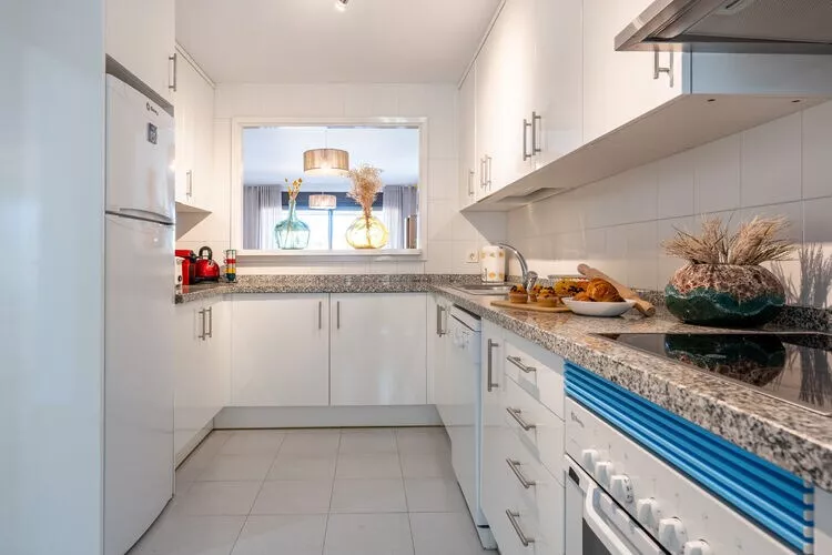 CT 199 HHH - Duquesa Village-Kitchen