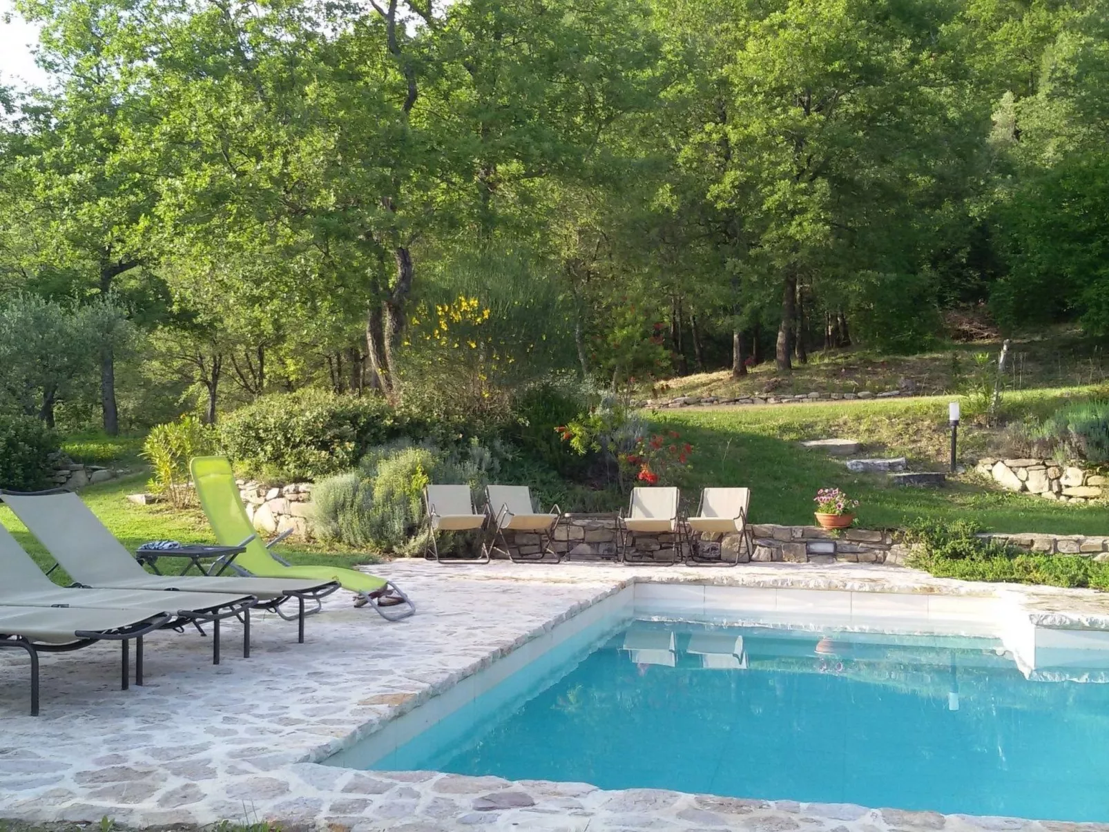 Privates Poolhaus im grünen Herzen von Umbrien-Dehors