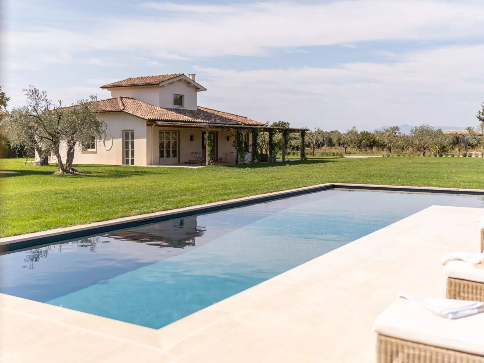 Capalbio Pool-Outside