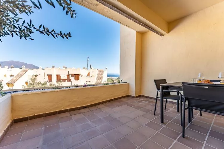 CT 199 HHH - Duquesa Village-Terrace balcony