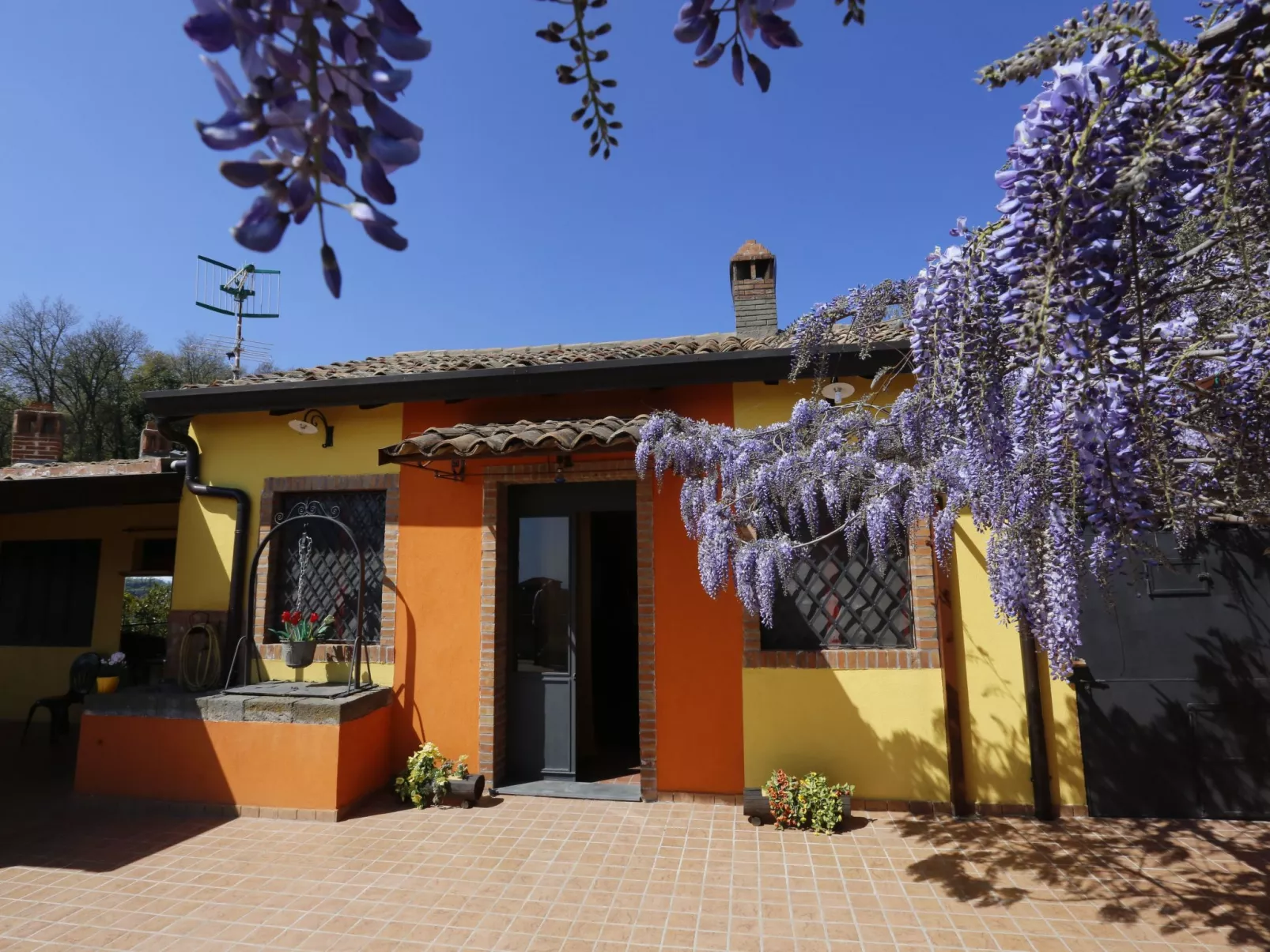 Cottage mit Whirlpool-Draußen