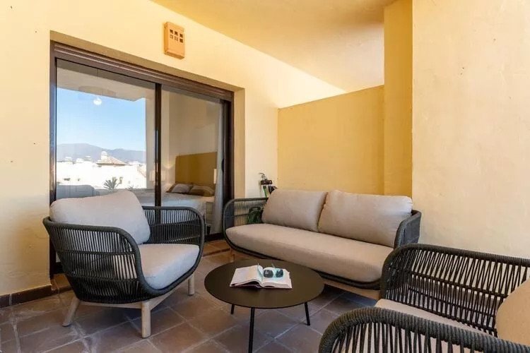CT 199 HHH - Duquesa Village-Terrace balcony