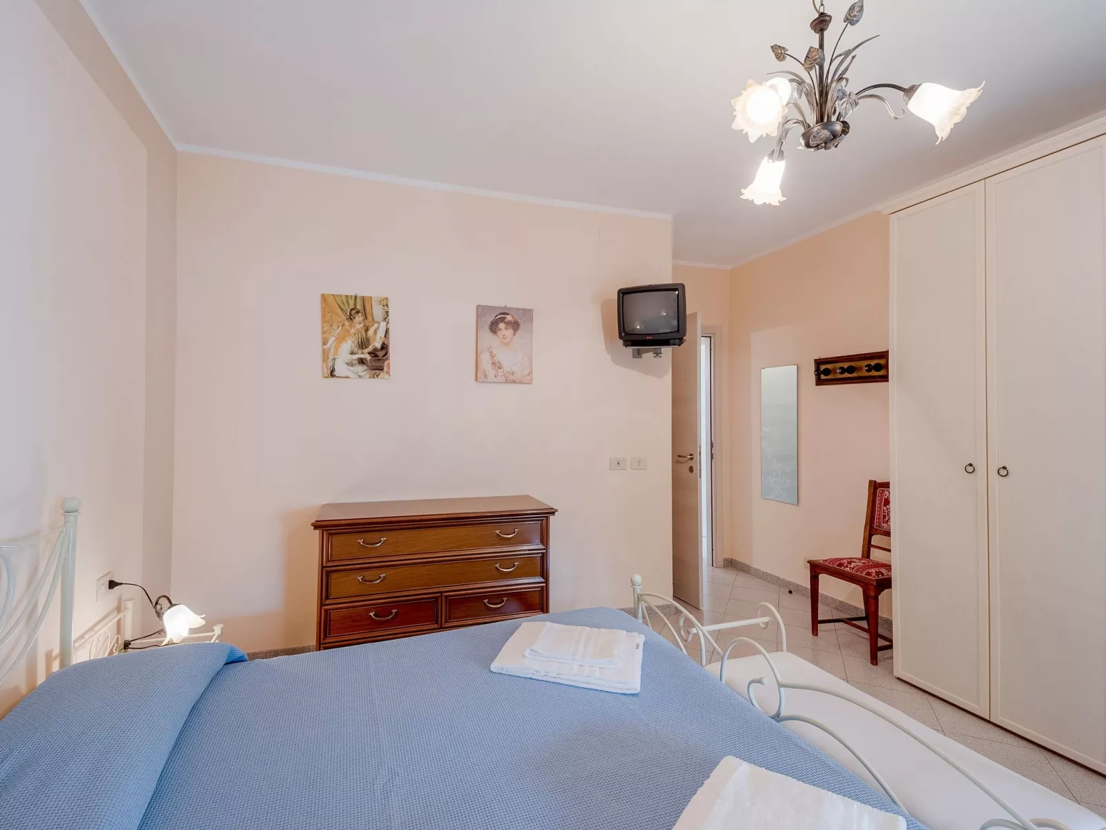 Villa in Borgomaro mit privatem Parkplatz-Drinnen