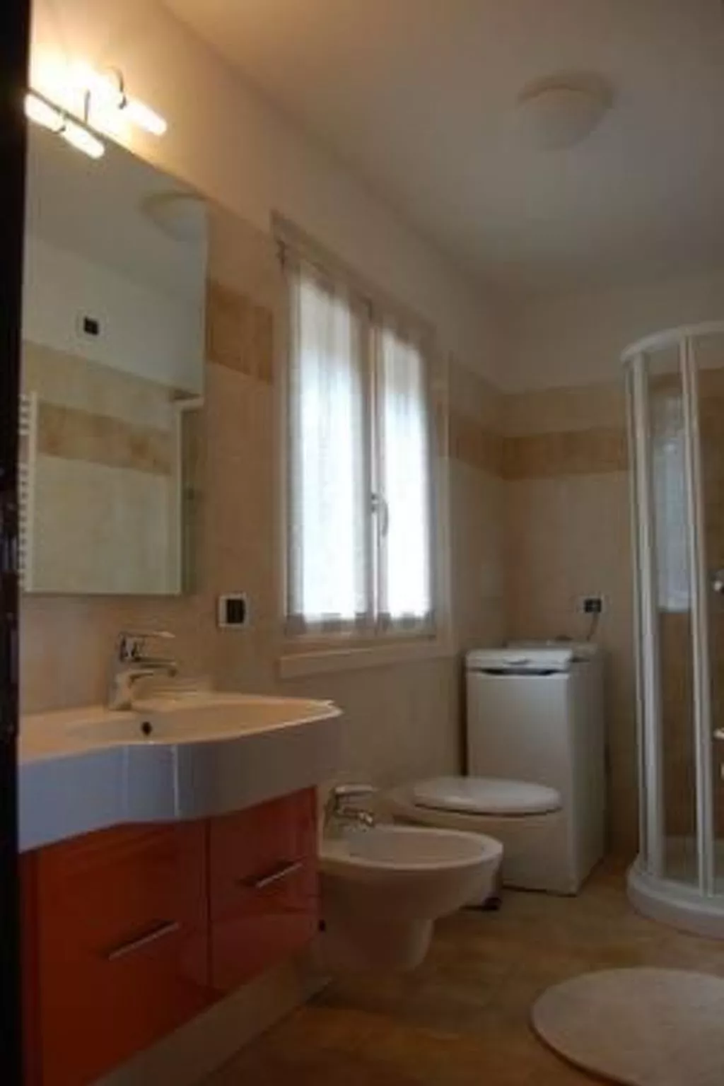 Rustikales Haus in ruhiger Lage mit  Seesicht-Drinnen