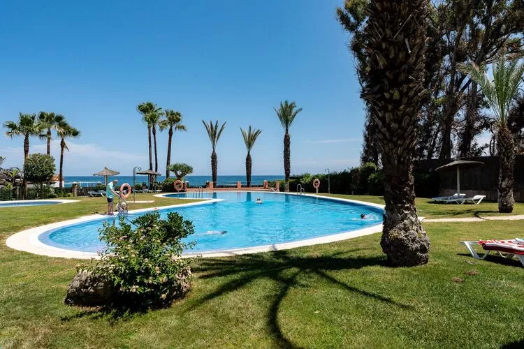 CT 240 - Beachfront Apartment -Don Juan Manilva