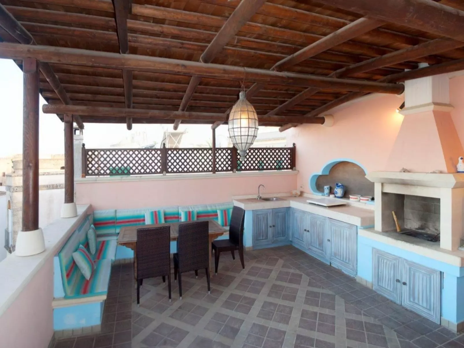 Unterkunft über den Dächern von Otranto mit riesiger Dachterrasse