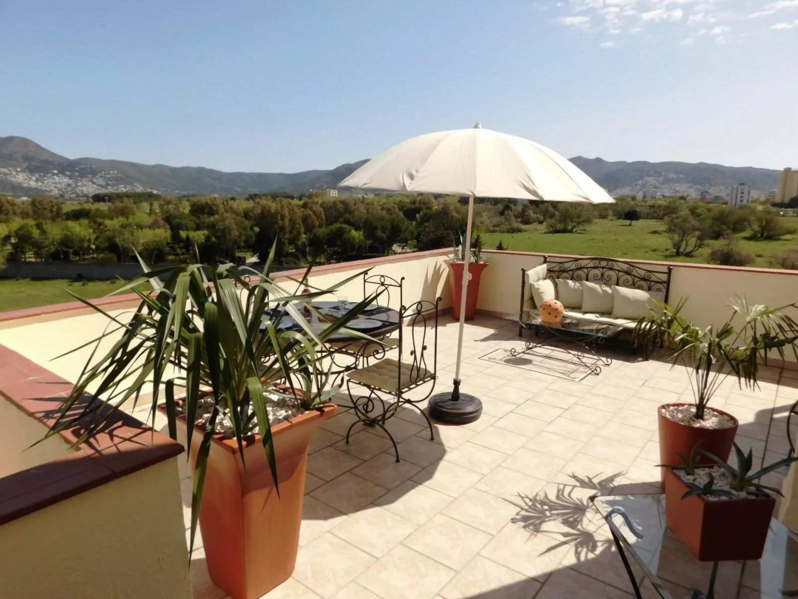 Wohnung in Roses mit Großer Terrasse-Dehors