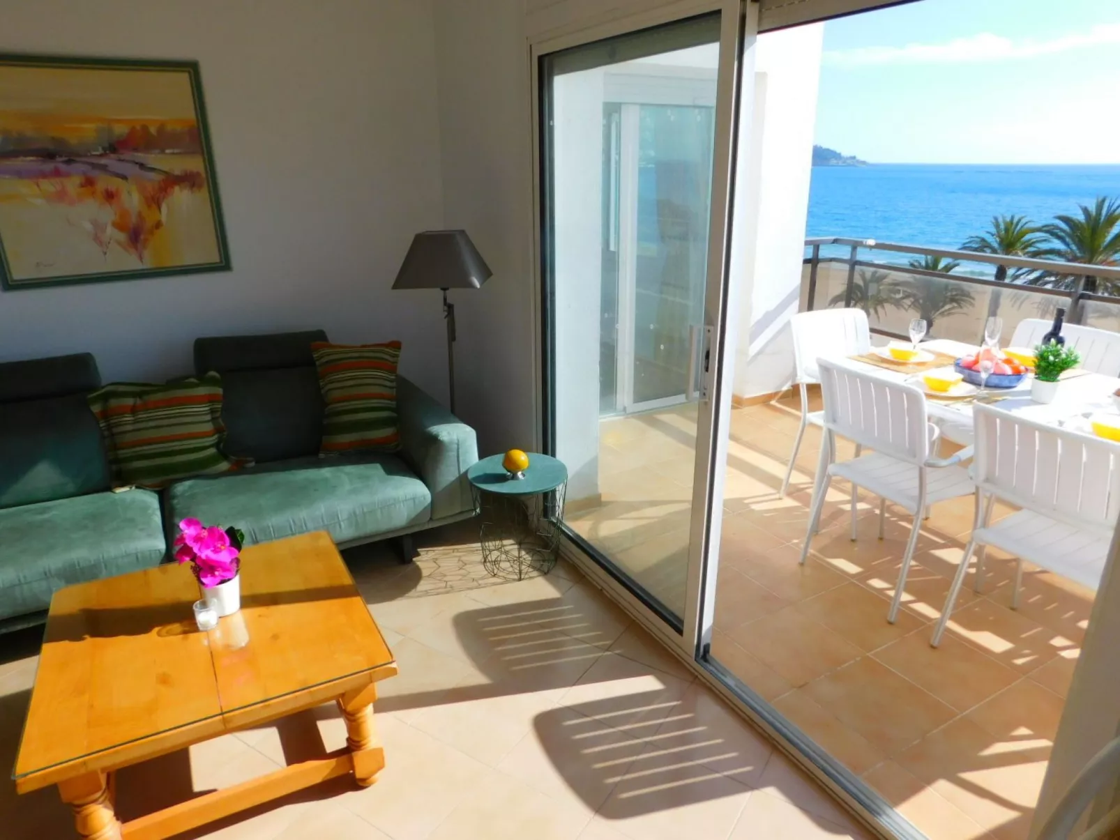 Mit großer Terrasse und Parkplatz in Salatar, Roses-Inside