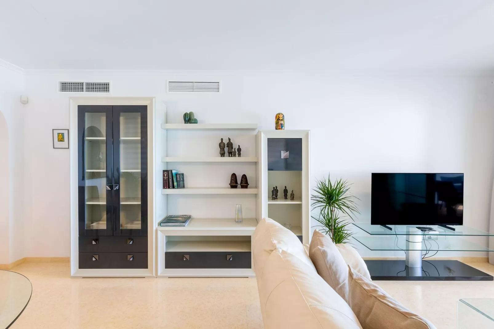 La Zenaida IV-Living room