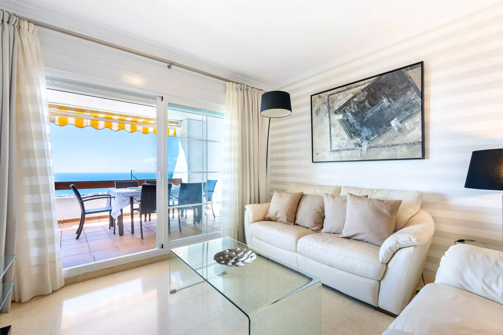 La Zenaida IV-Living room