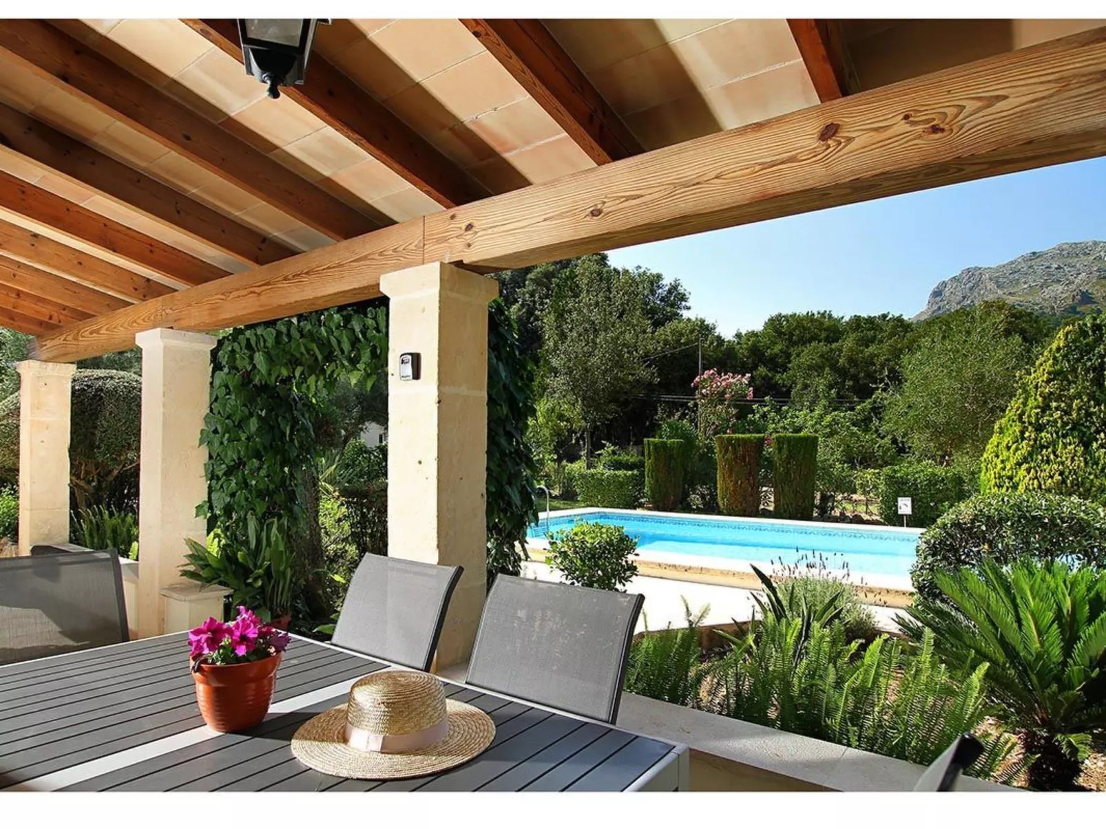 Fantastische Villa in einer ruhigen Gegend in der Nähe von Pollensa-Outside