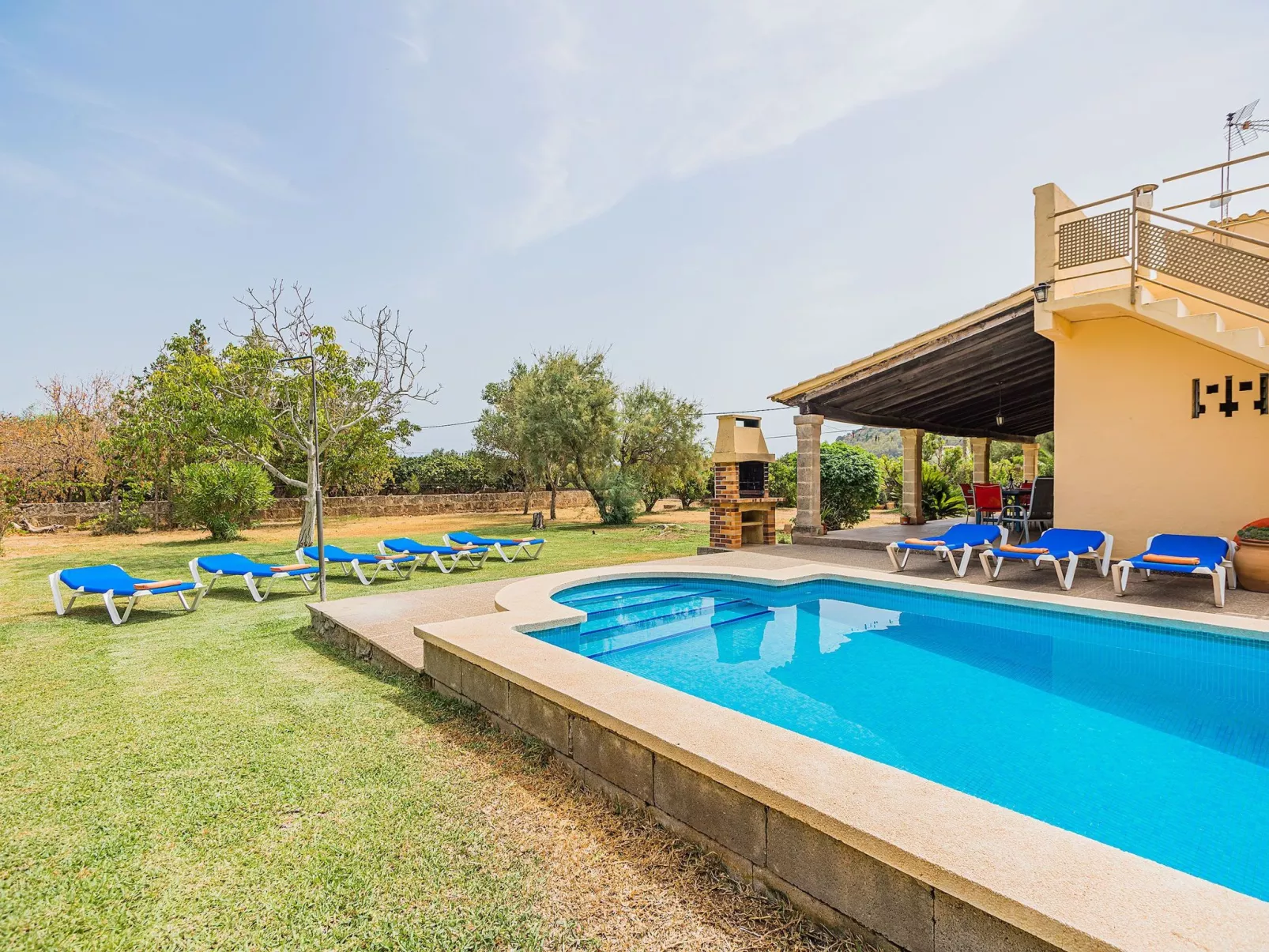 Finca "Can Sureda" mit Garten, Grill und Terrasse-Outside