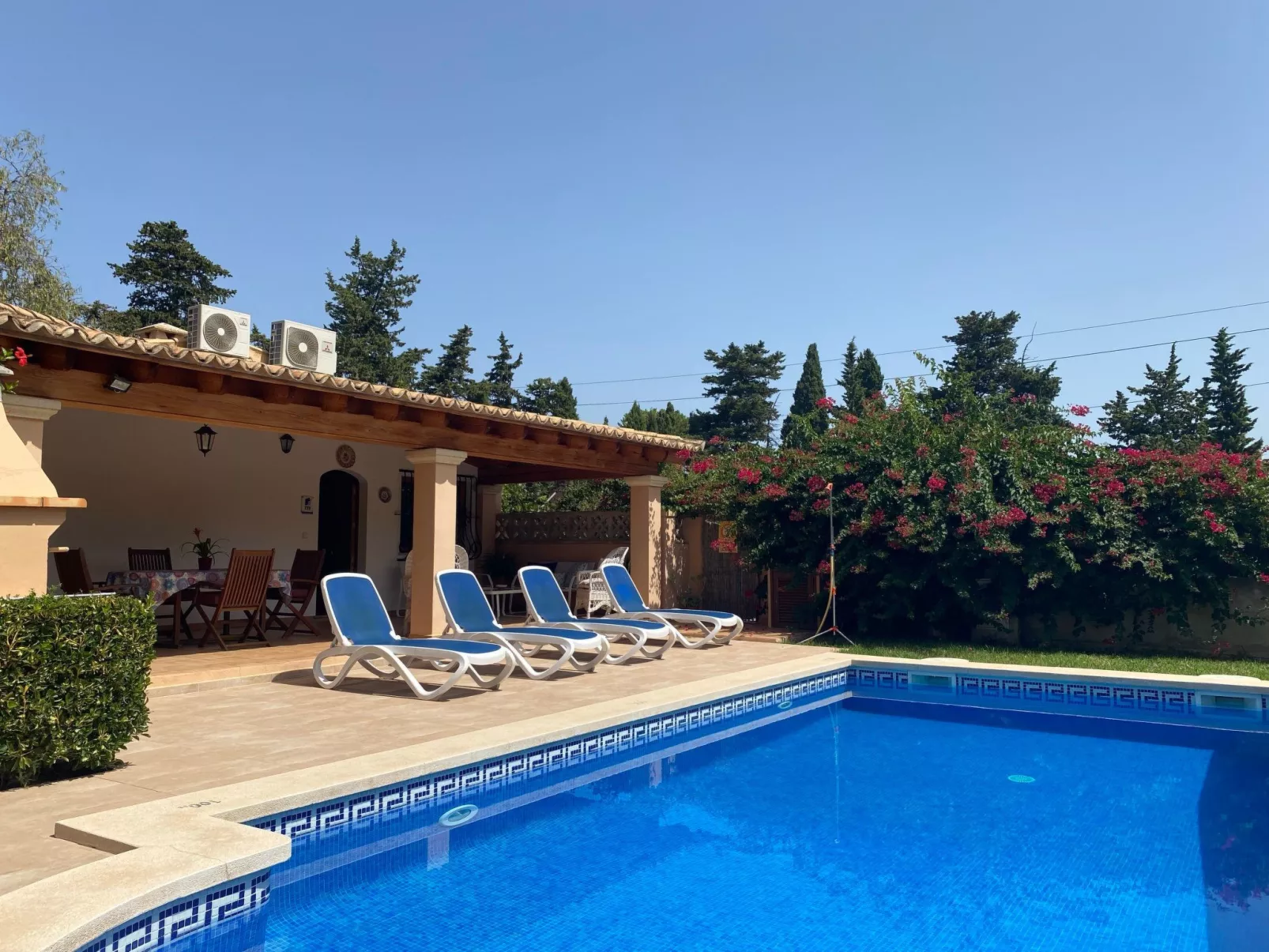 Finca mit Garten, Grill und Terrasse-Draußen