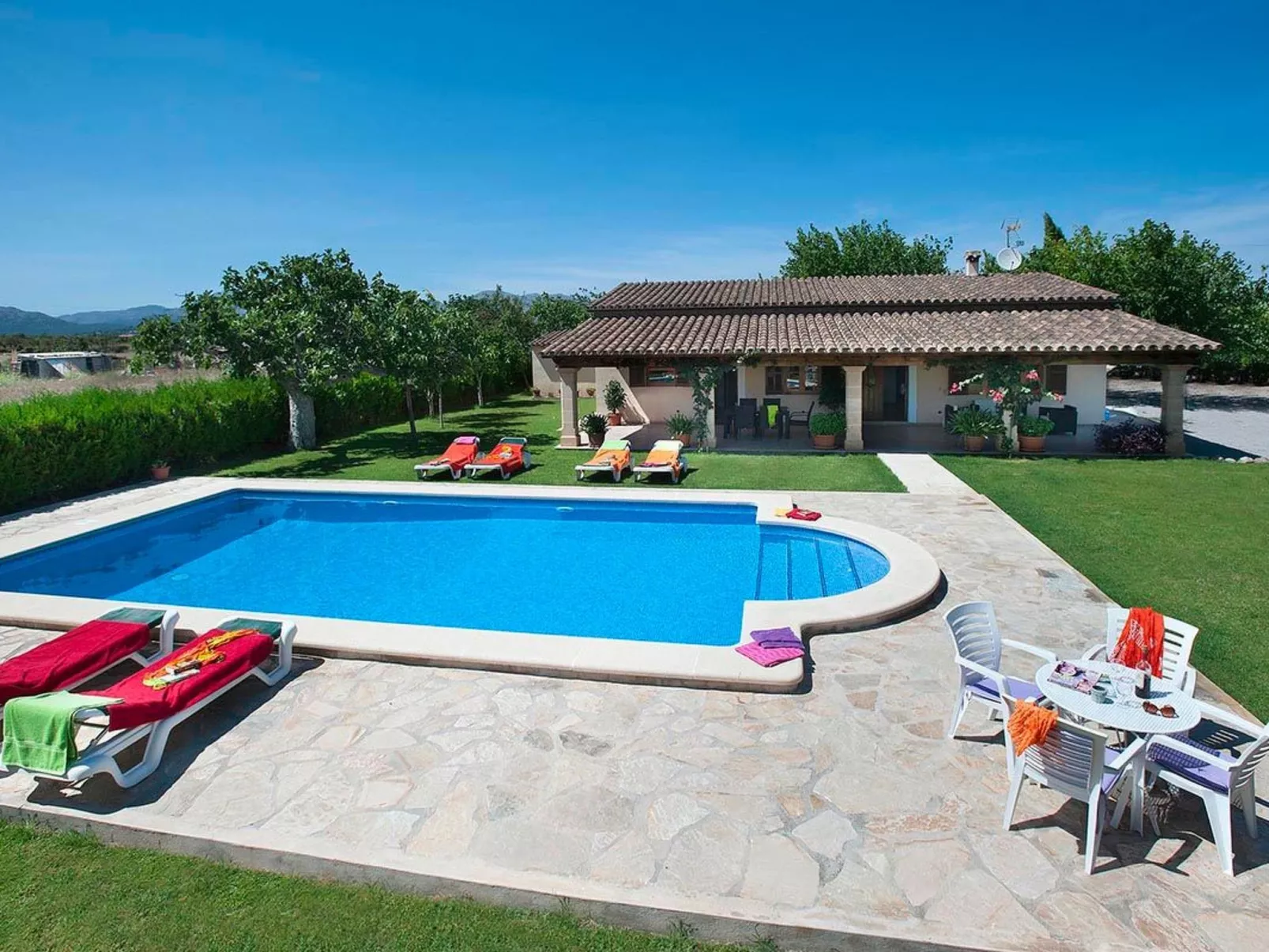 Schönes Ferienhaus in Alcúdia mit Großem Pool