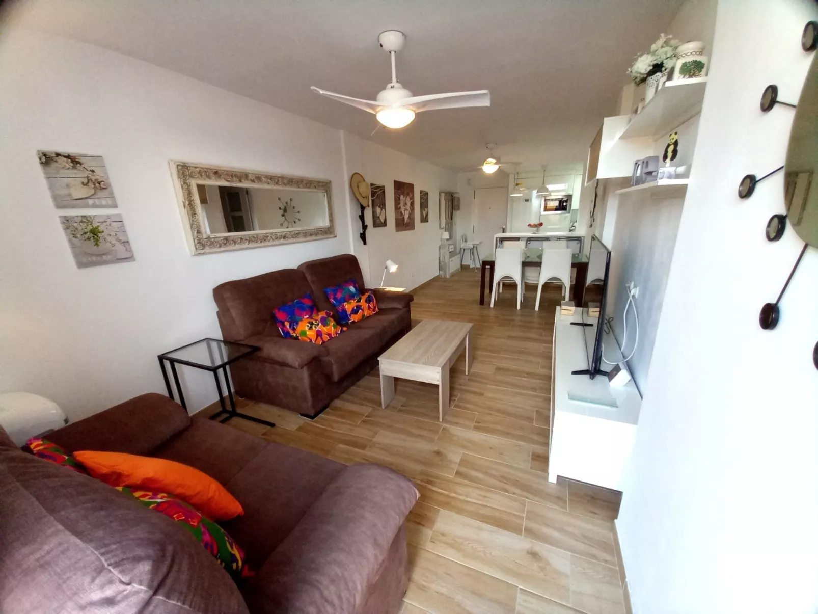 "Lagos de Miramar Deluxe-Drinnen