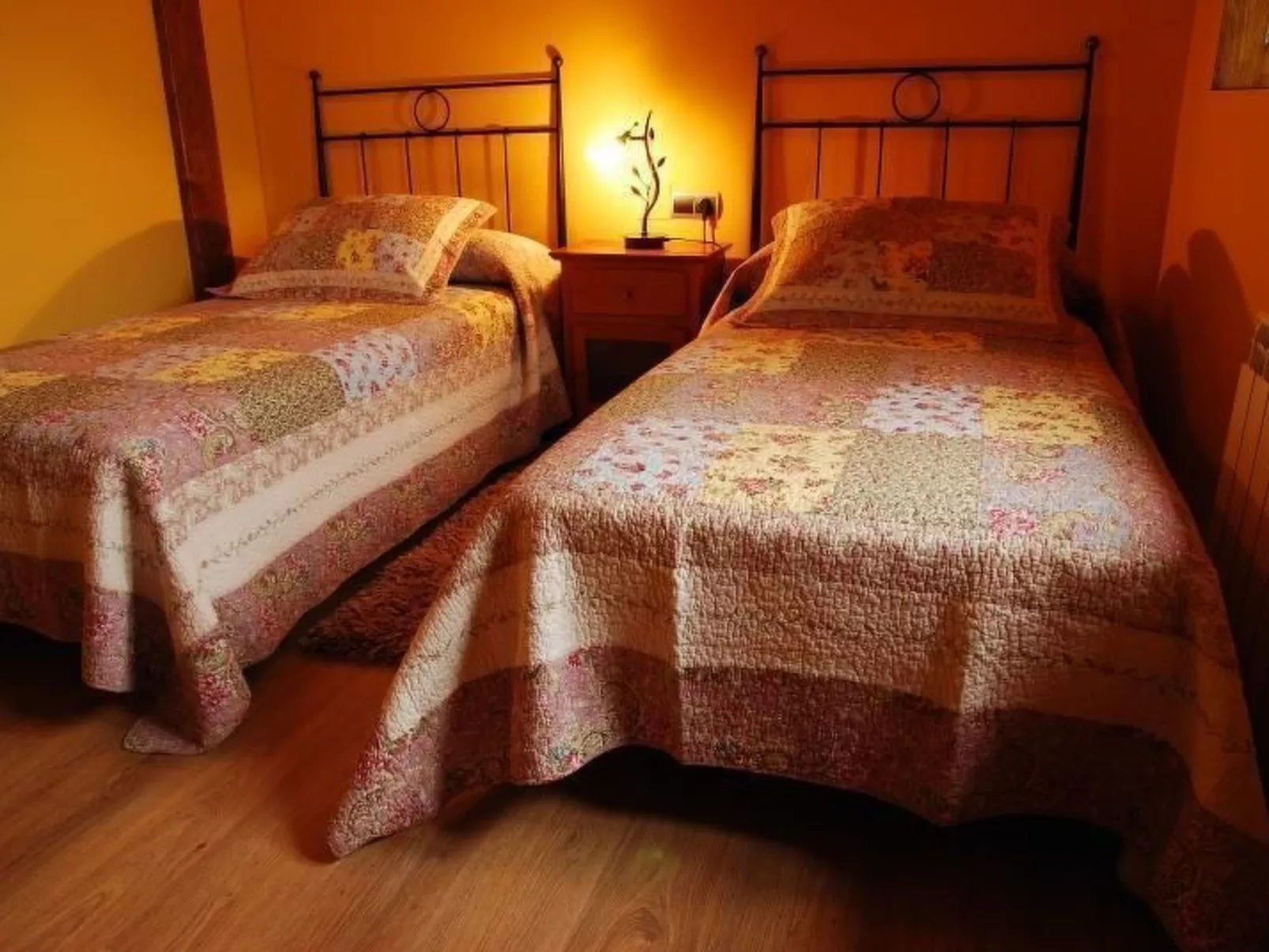 Fachwerkhaus mit Garten-Image-tags.info