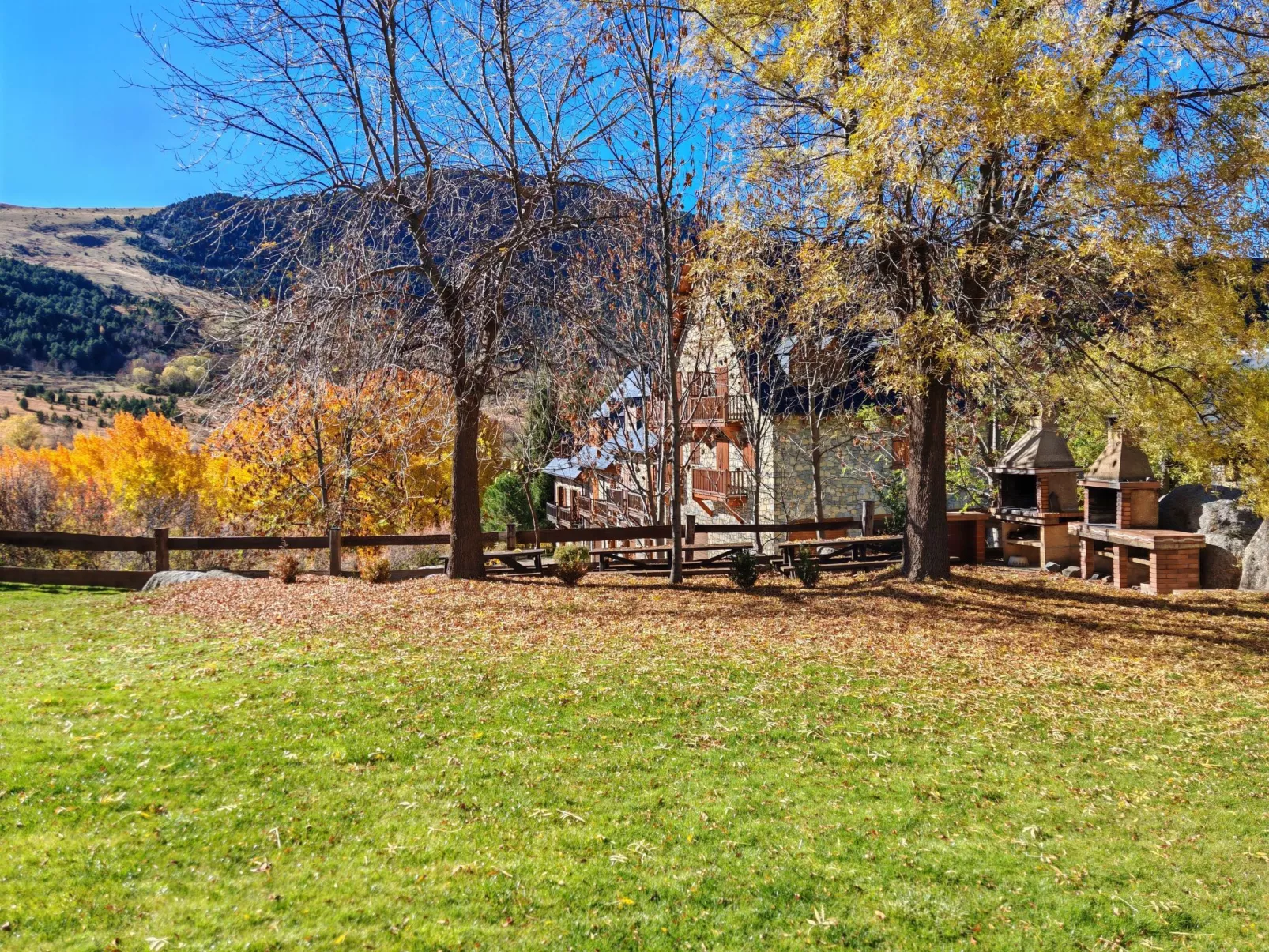 Wohnung mit privatem Garten und gemütlichem Puig Falcó 2 Vall de Boí-Outside