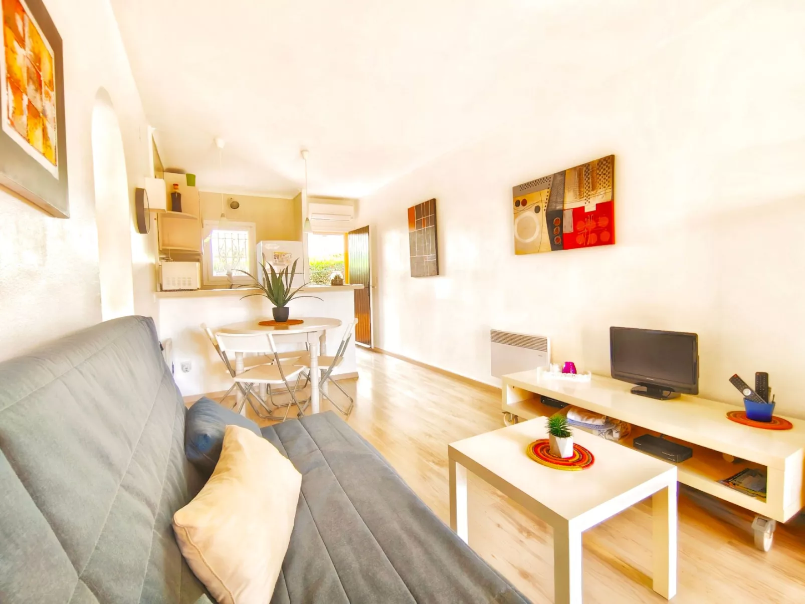 Urlaubswohnung Ibiza an der Costa Brava-Dedans