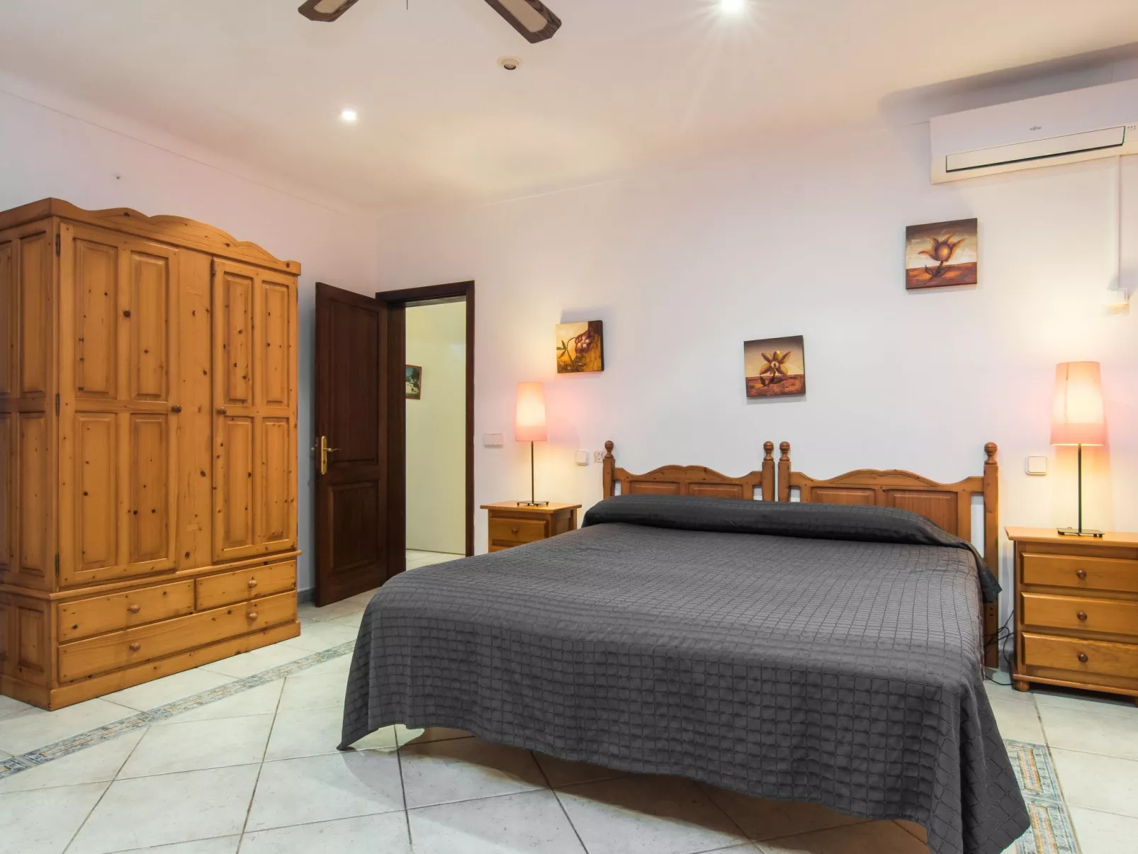 Sa Tanca nova mit Schwimmbad-Inside