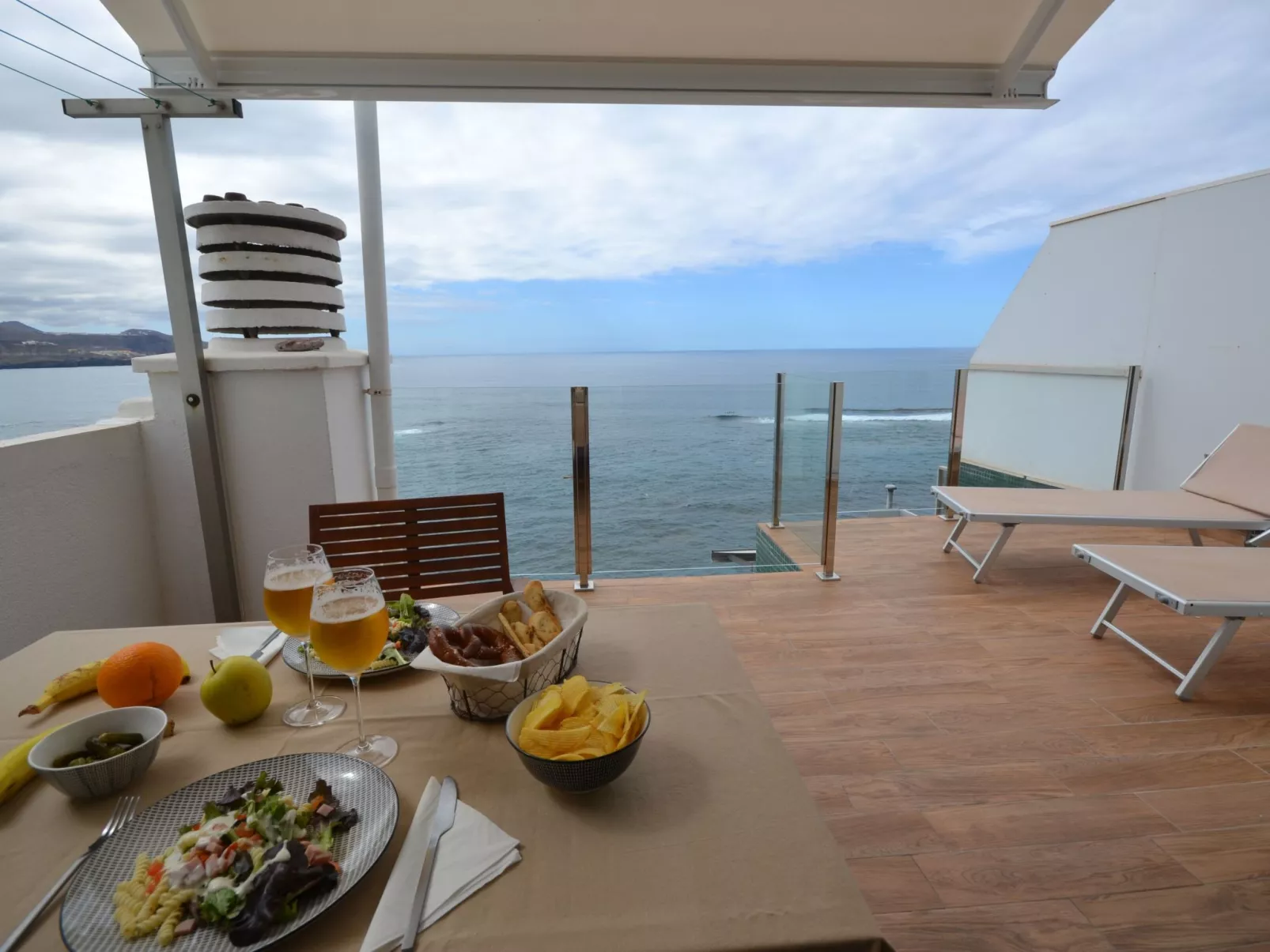 Wohnung mit privater Terrasse und Meerblick-Draußen