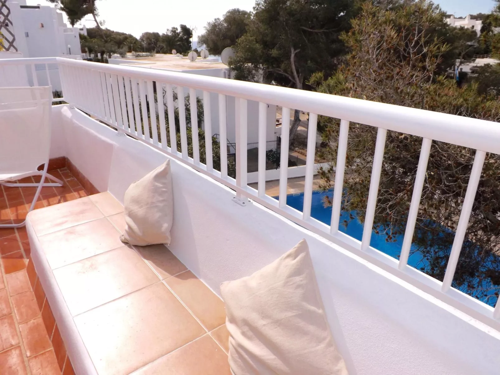 Bungalow con piscina-Draußen