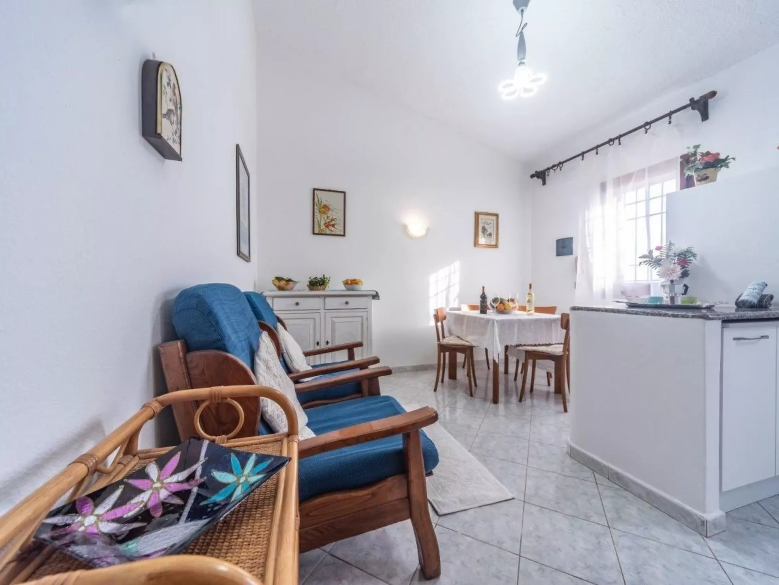 Wohnung in Villa am Meer und mit Meerblick-Dedans