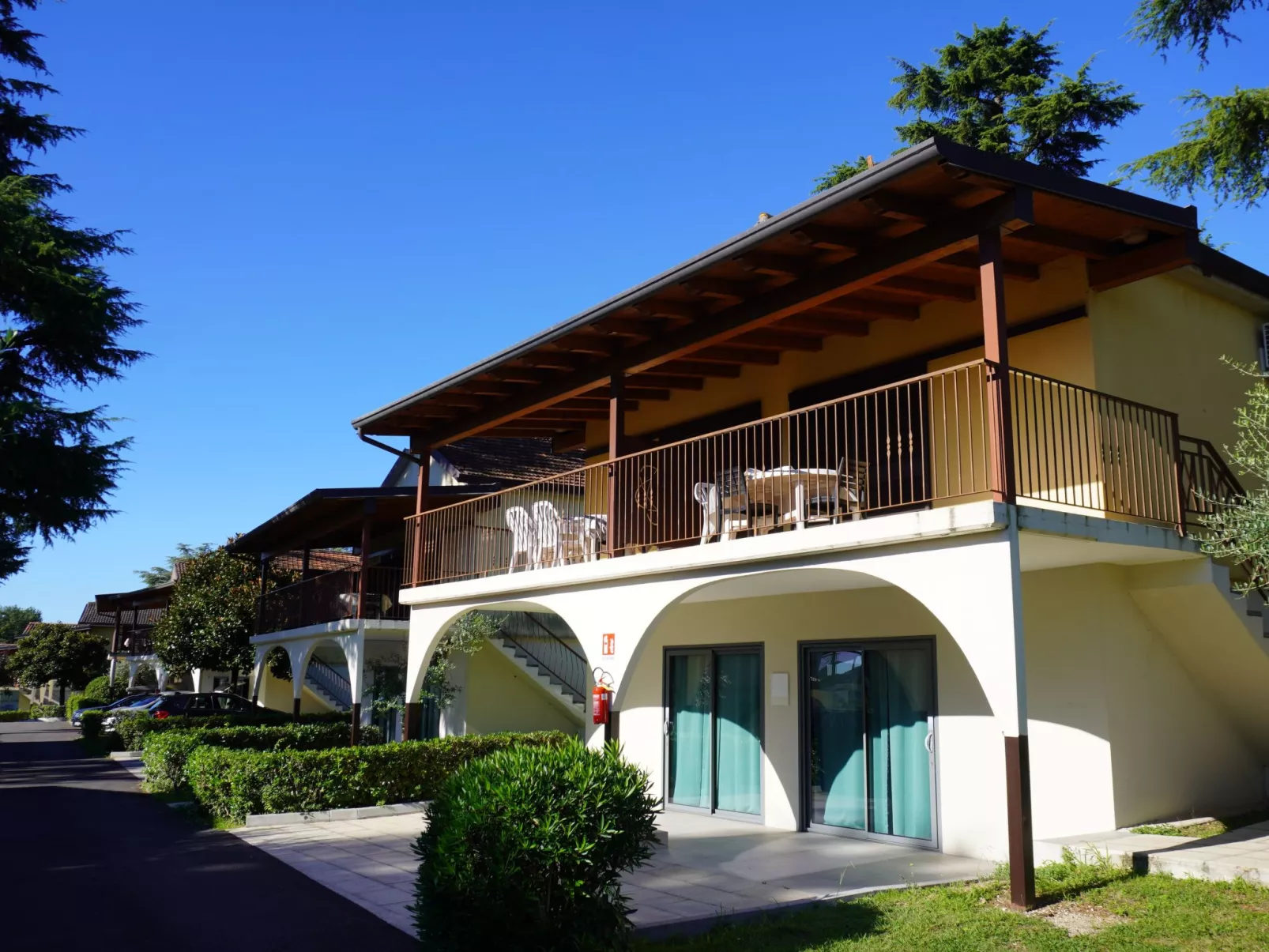 Auf zwei Ebenen-Outside