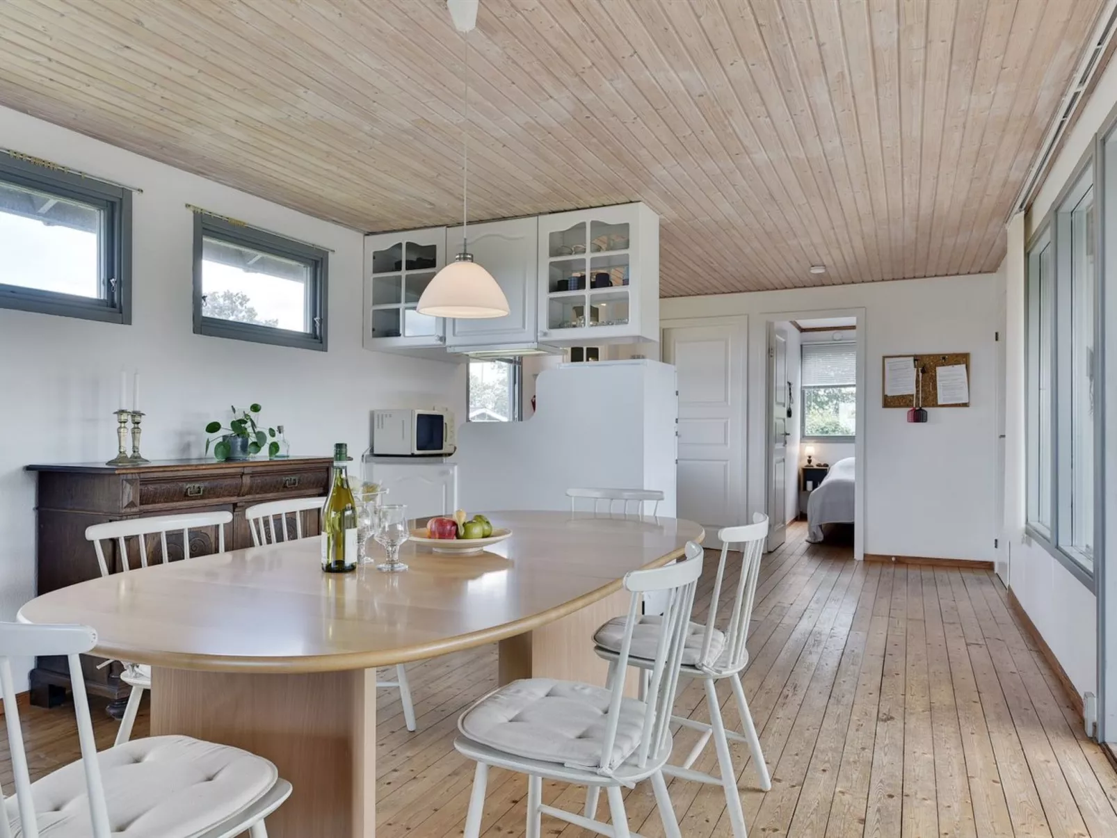 "Rise" - 250m from the sea-Dedans