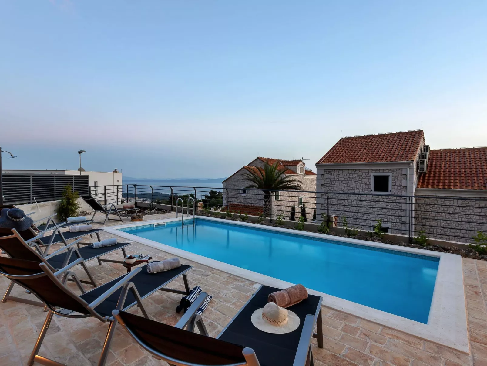 Moderne Villa Smart mit Pool und Meerblick