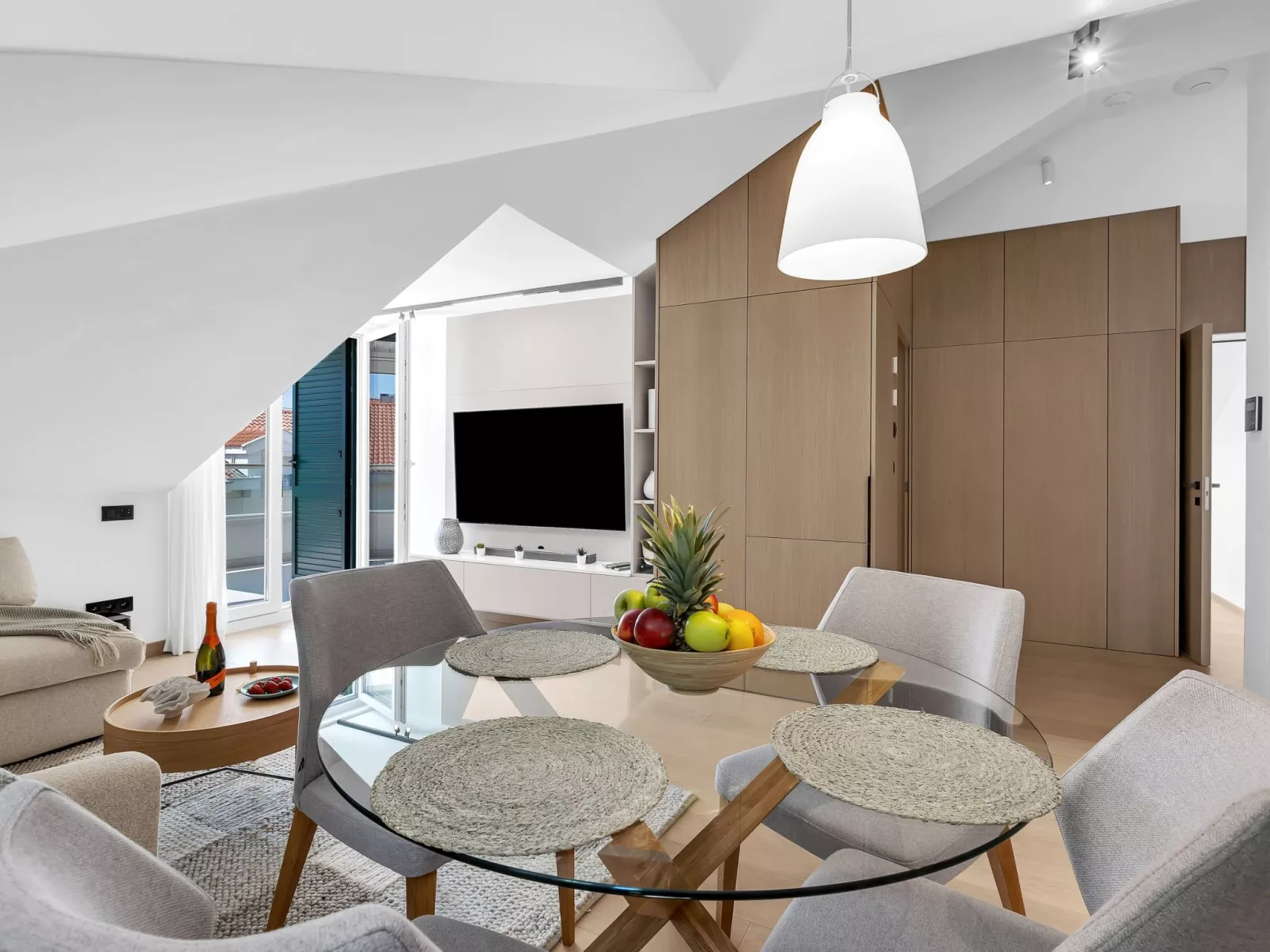 Penthouse Nikolina-50m to beach