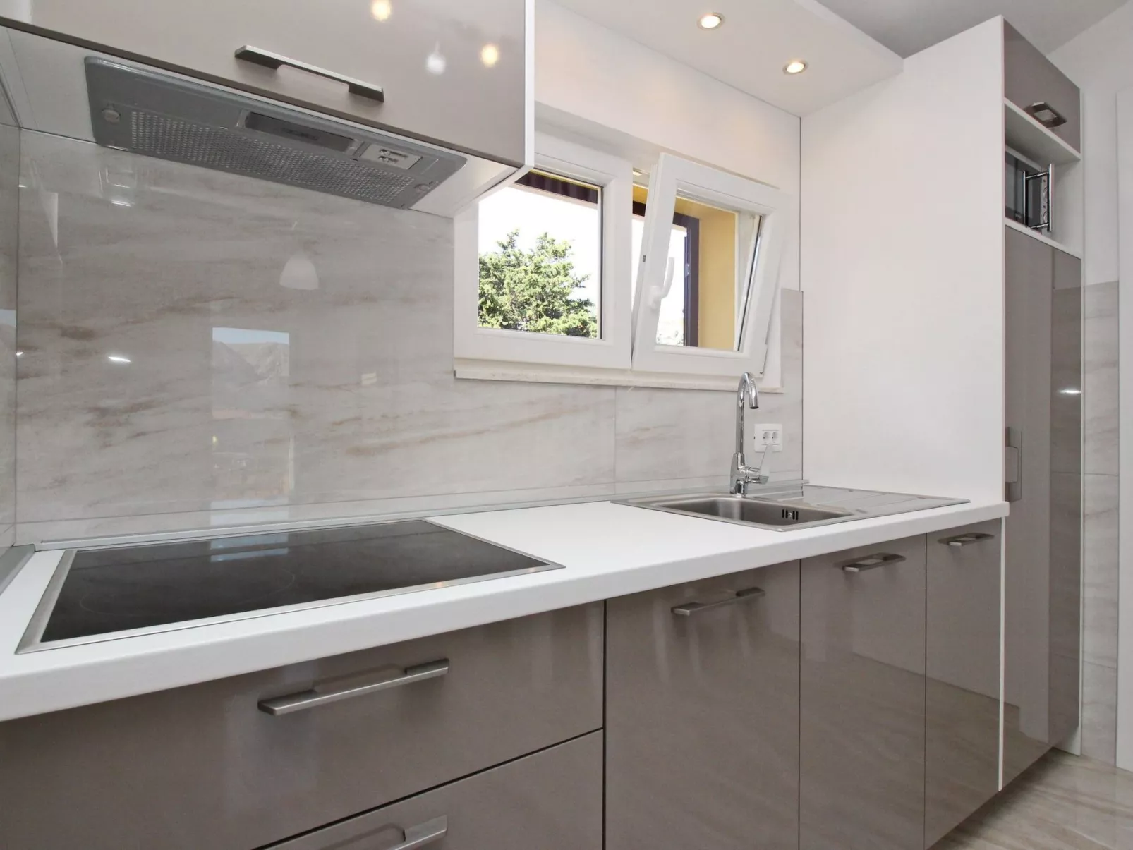 Charmantes Appartement in Baška mit Eigenem Balkon-Image-tags.info