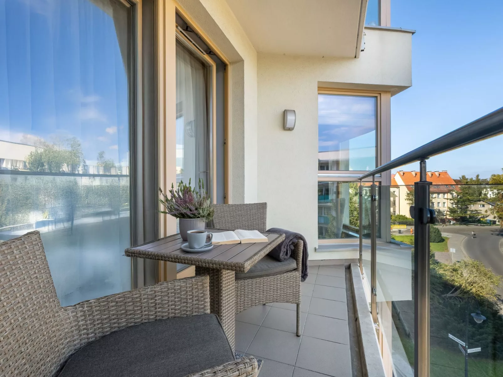 Apartment Ambria III-Image-tags.info